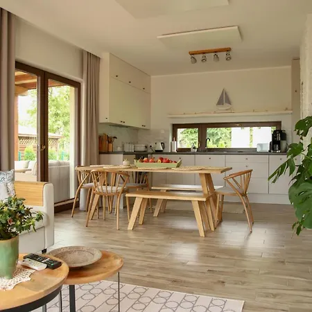 Sunsets Mazury 아파트